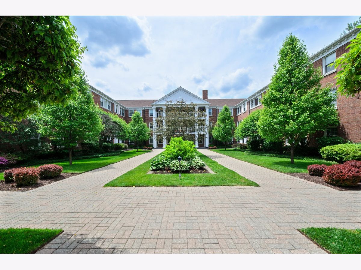 Condos & Townhomes Sold Corinthian Condominiums Evanston Illinois, 2246 Sherman