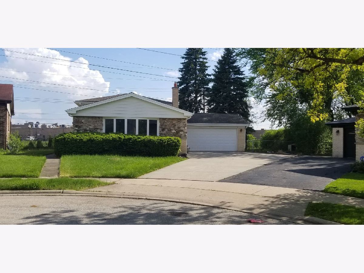 Homes Rented Golden Acres Niles Illinois, 8369 Kay