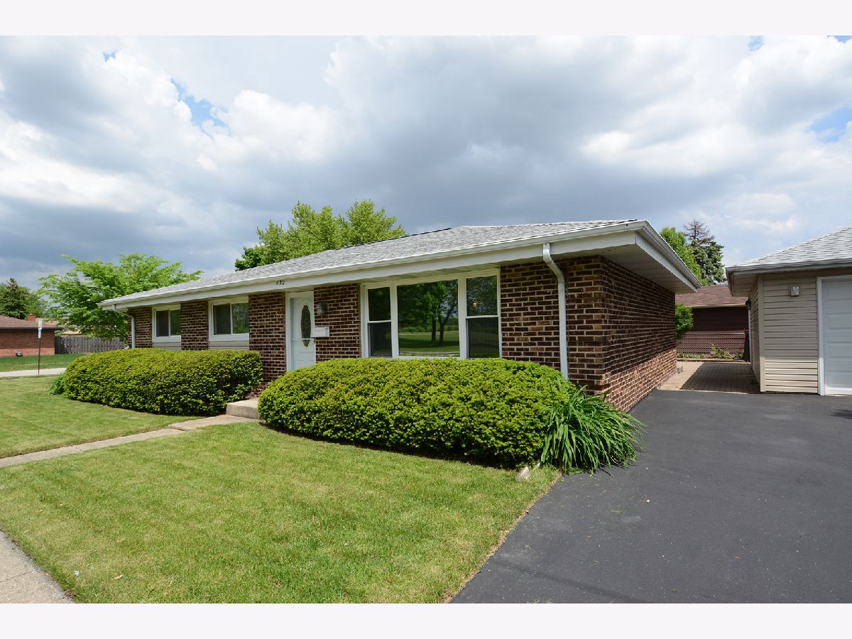 Homes & Condominiums Sold Brookwood Wood Dale Illinois, 632 Victoria