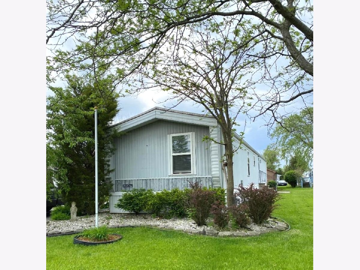 Pheasant Lake Estates Beecher IL, Subdivision For Sale & For Rent