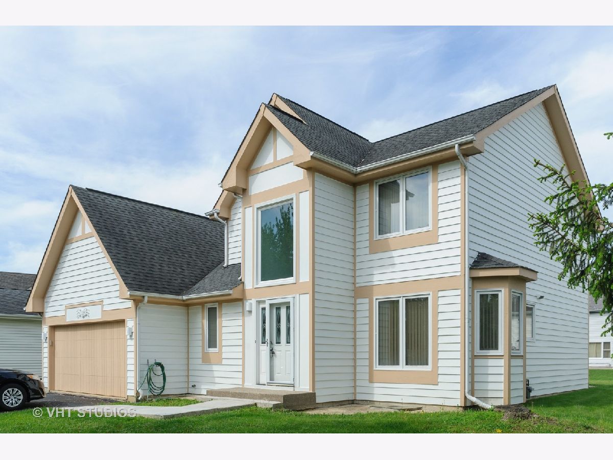 Homes Rented Eastwood Trails Wheeling Illinois, 560 Denoyer