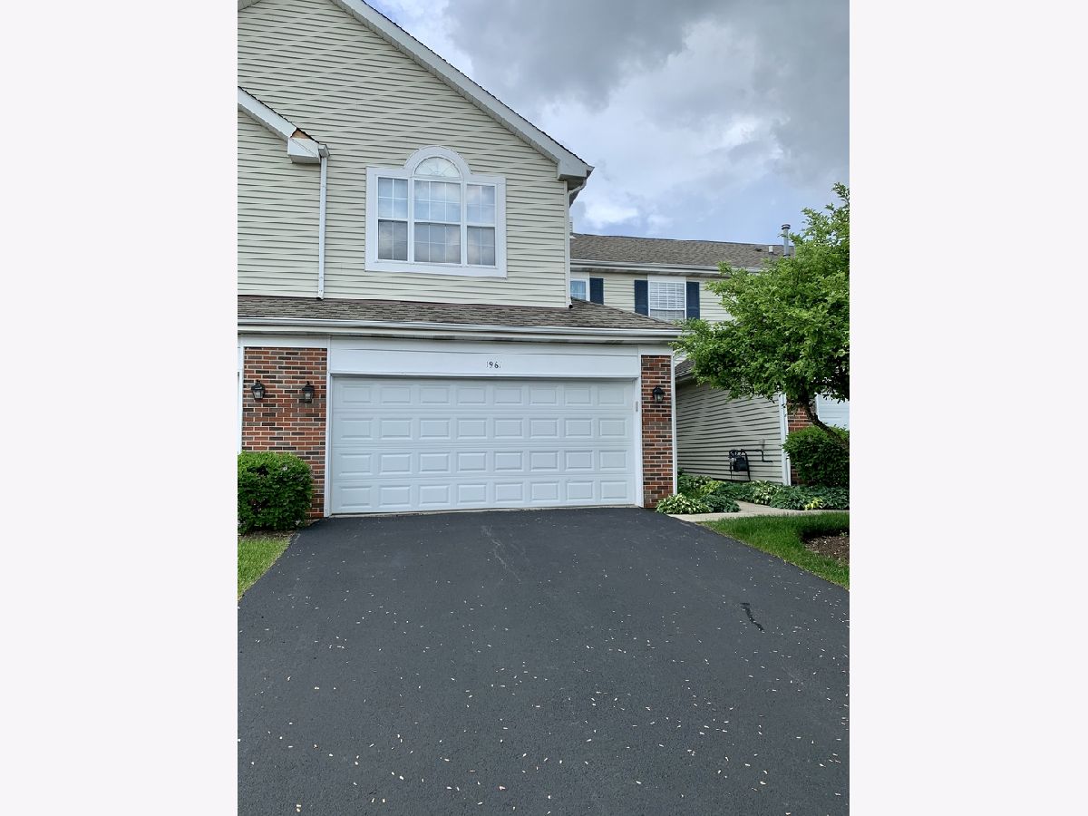 Townhomes & Condos Sold Blackberry Creek Hoffman Estates Illinois, 1961 Blackberry