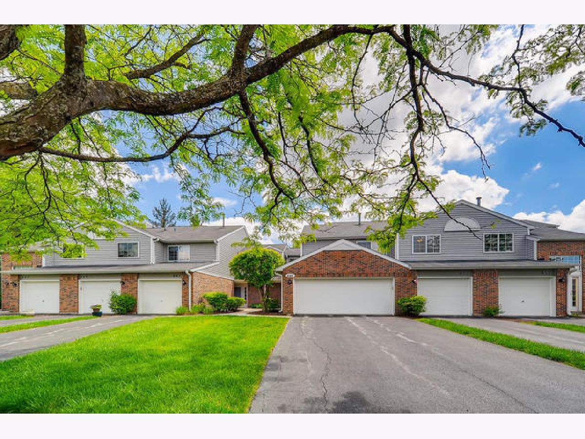 Pine Ridge Carol Stream IL, Townhomes & Condos & Homes For Sale & For