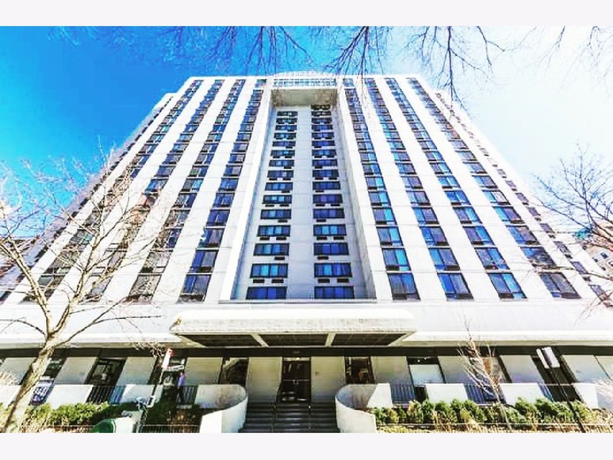 Condominiums Sold The Towers Chicago Illinois, 1221 Dearborn