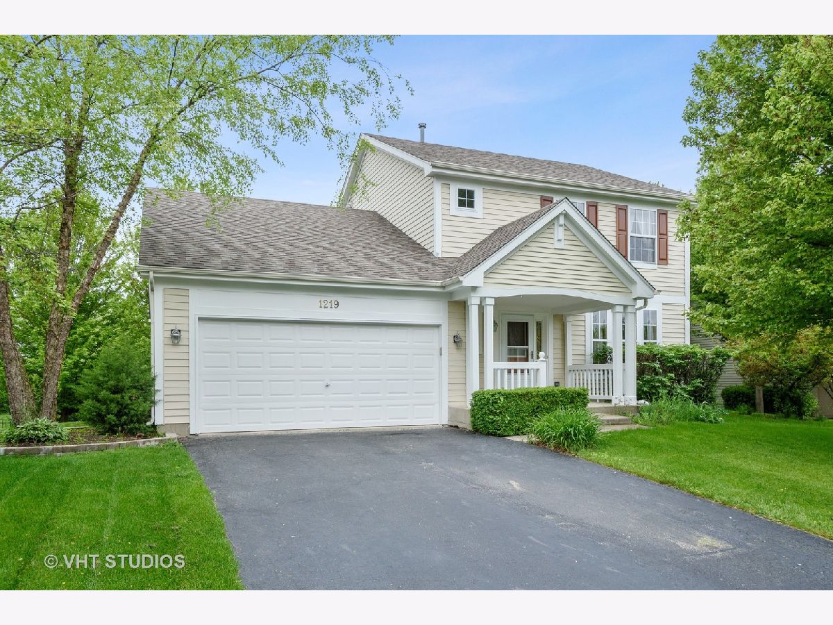 Homes Sold Apple Country Wauconda Illinois, 1219 Baldwin