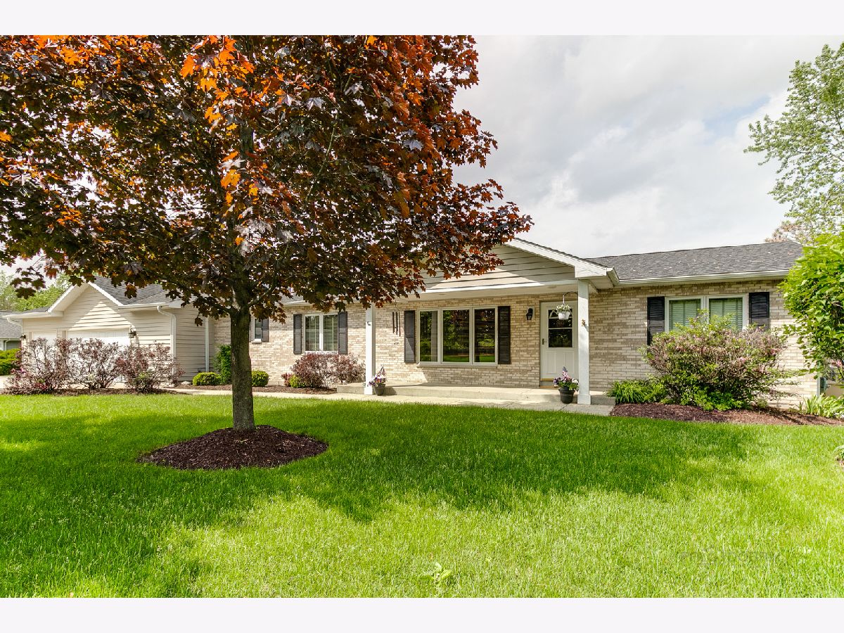 Homes Sold Meadowhill Wauconda Illinois, 26453 East Lake Shore