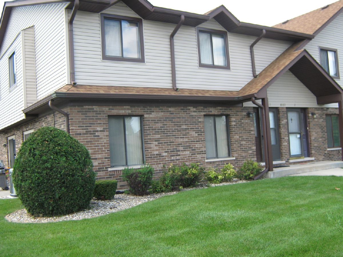 Townhomes & Condos & Homes Rented Westberry Tinley Park Illinois, 16140 Apple
