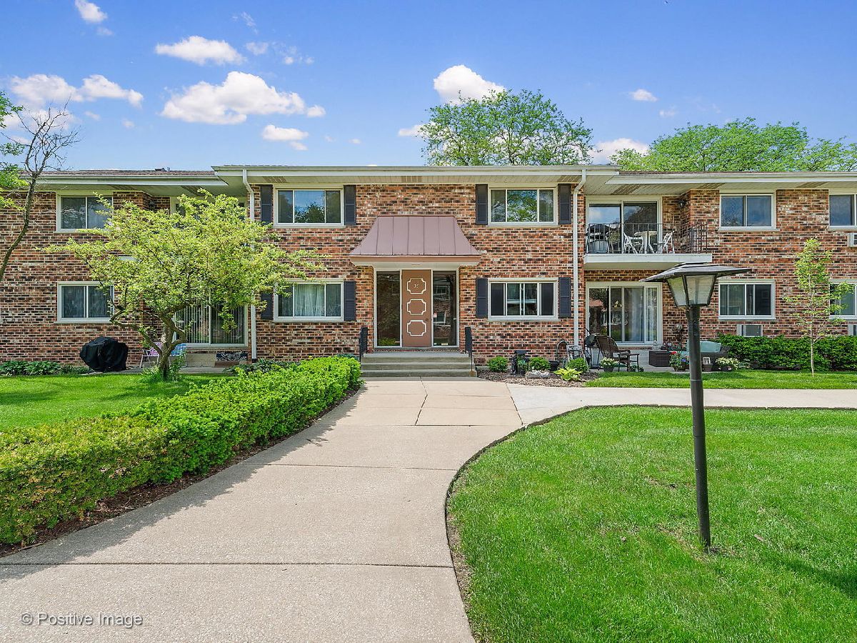 Condominiums Sold Woodglen Glen Ellyn Illinois, 35 Main