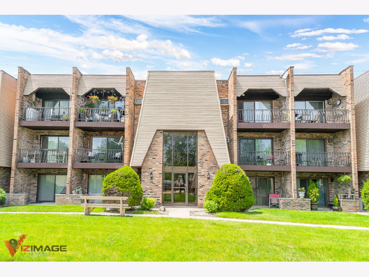 Townhomes & Condos & Homes Sold Indian Plains Justice Illinois, 7310 Blackstone