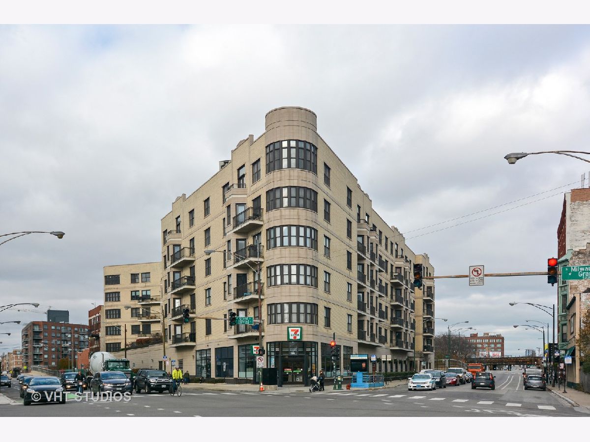 Condominiums Rented The Montrevelle Chicago Illinois, 520 Halsted