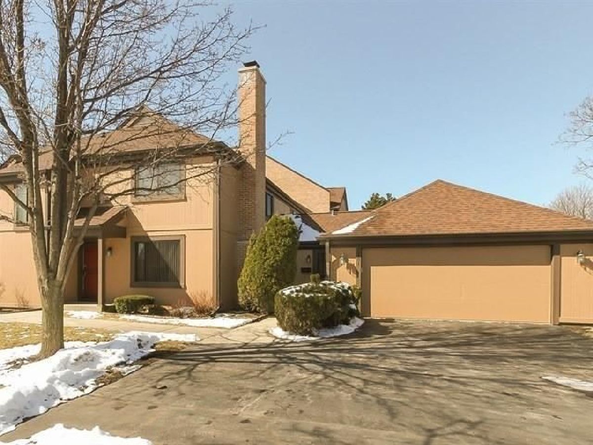 Townhomes & Homes Rented Crossings Buffalo Grove Illinois, 1301 Bristol