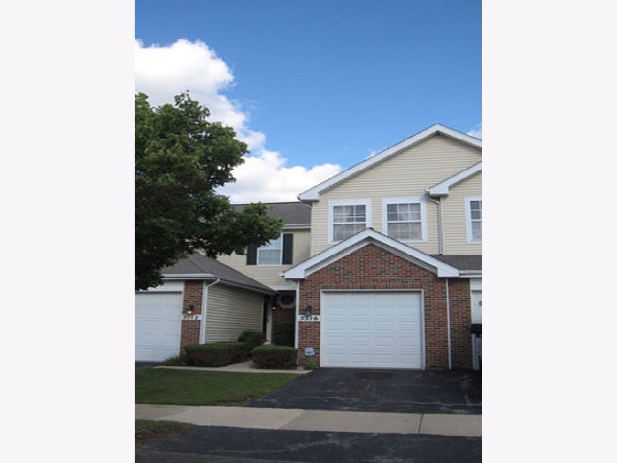Townhomes Rented Elizabeth Place Rolling Meadows Illinois, 5516 Elizabeth