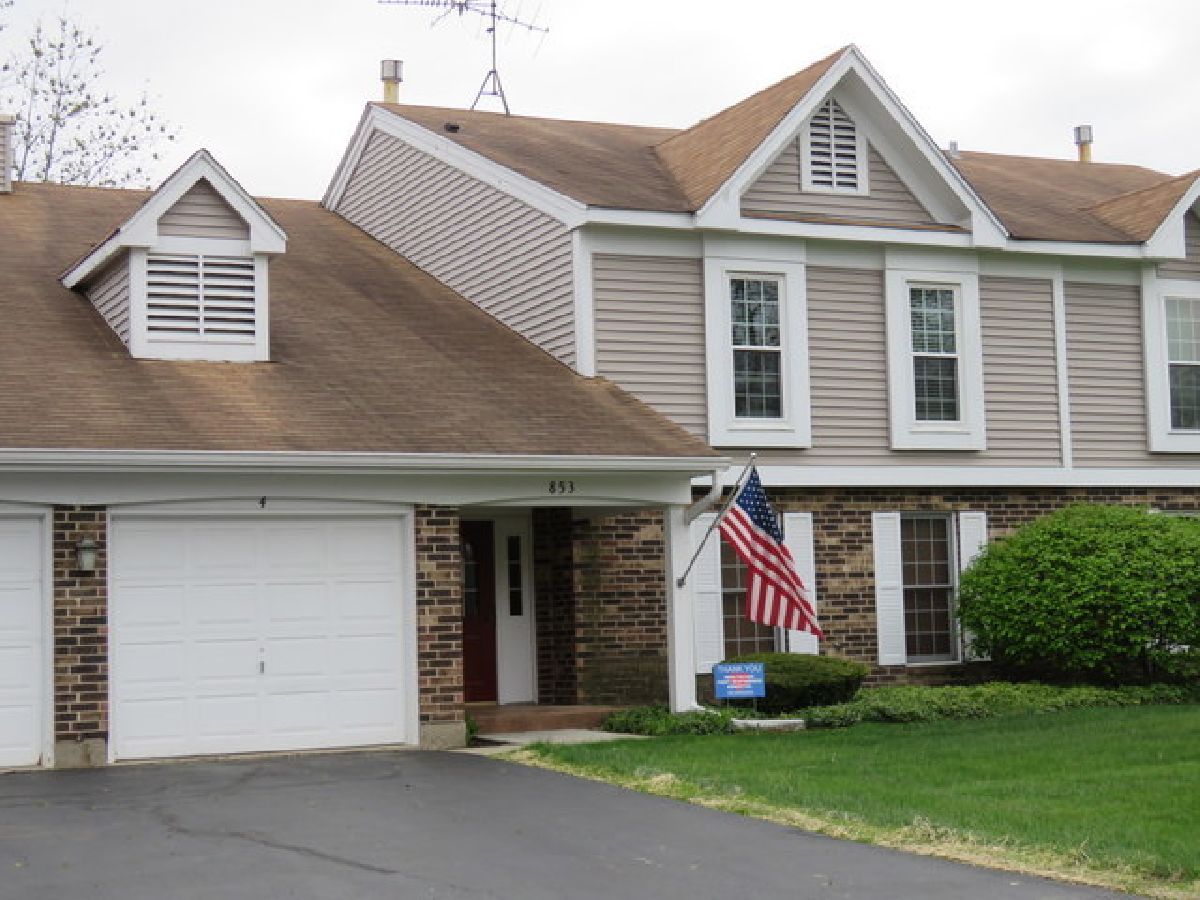 Condominiums Sold Chasefield Crossing Crystal Lake Illinois, 853 Chasefield