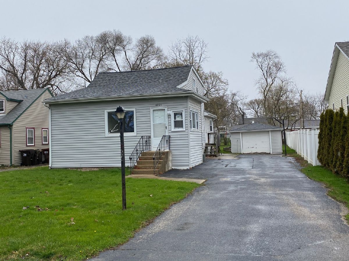 Rented Mccullom Lake Illinois, 4704 Lakeshore