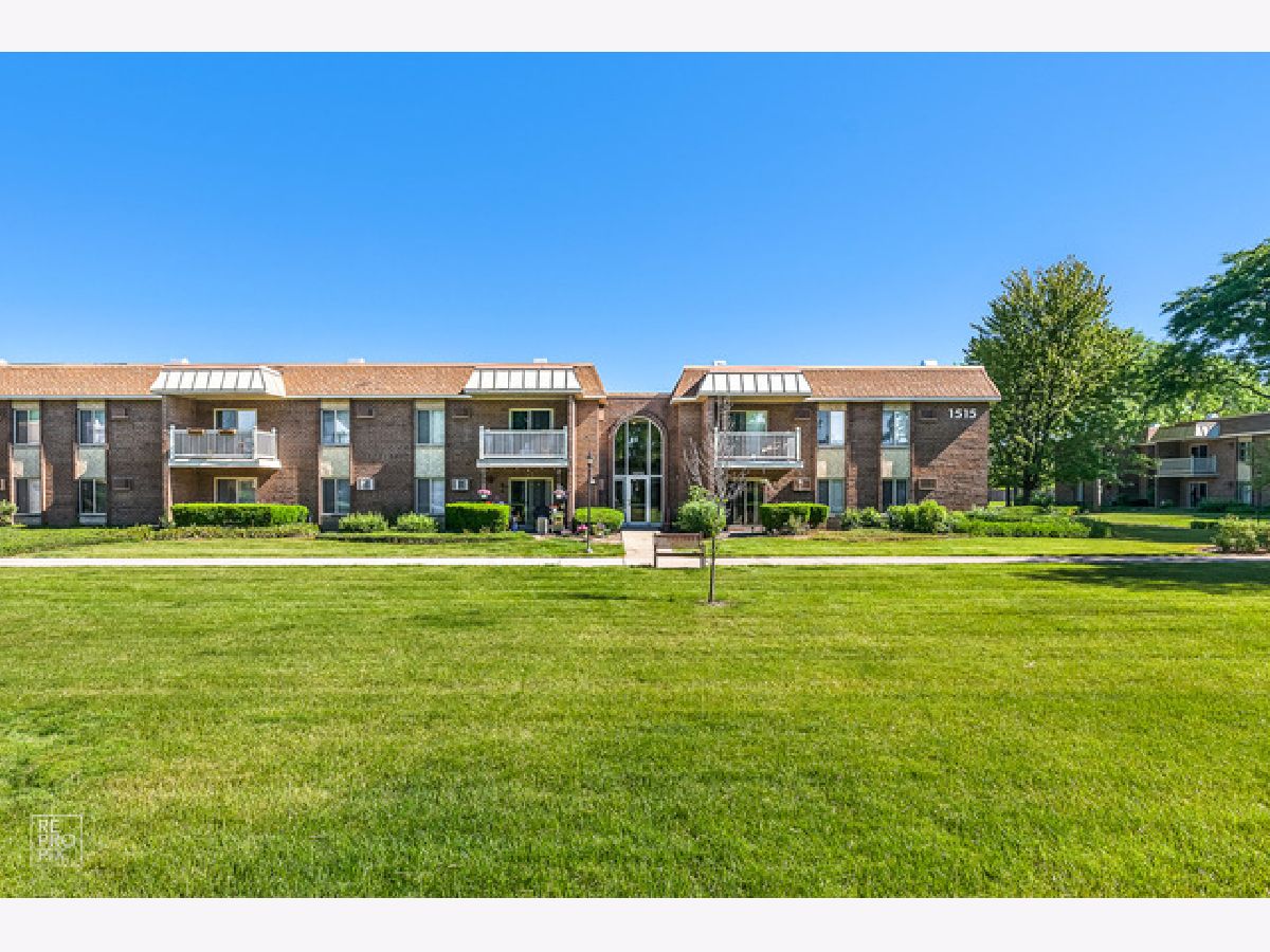 Condominiums & Homes Rented Lake Louise Palatine Illinois, 1515 Churchill
