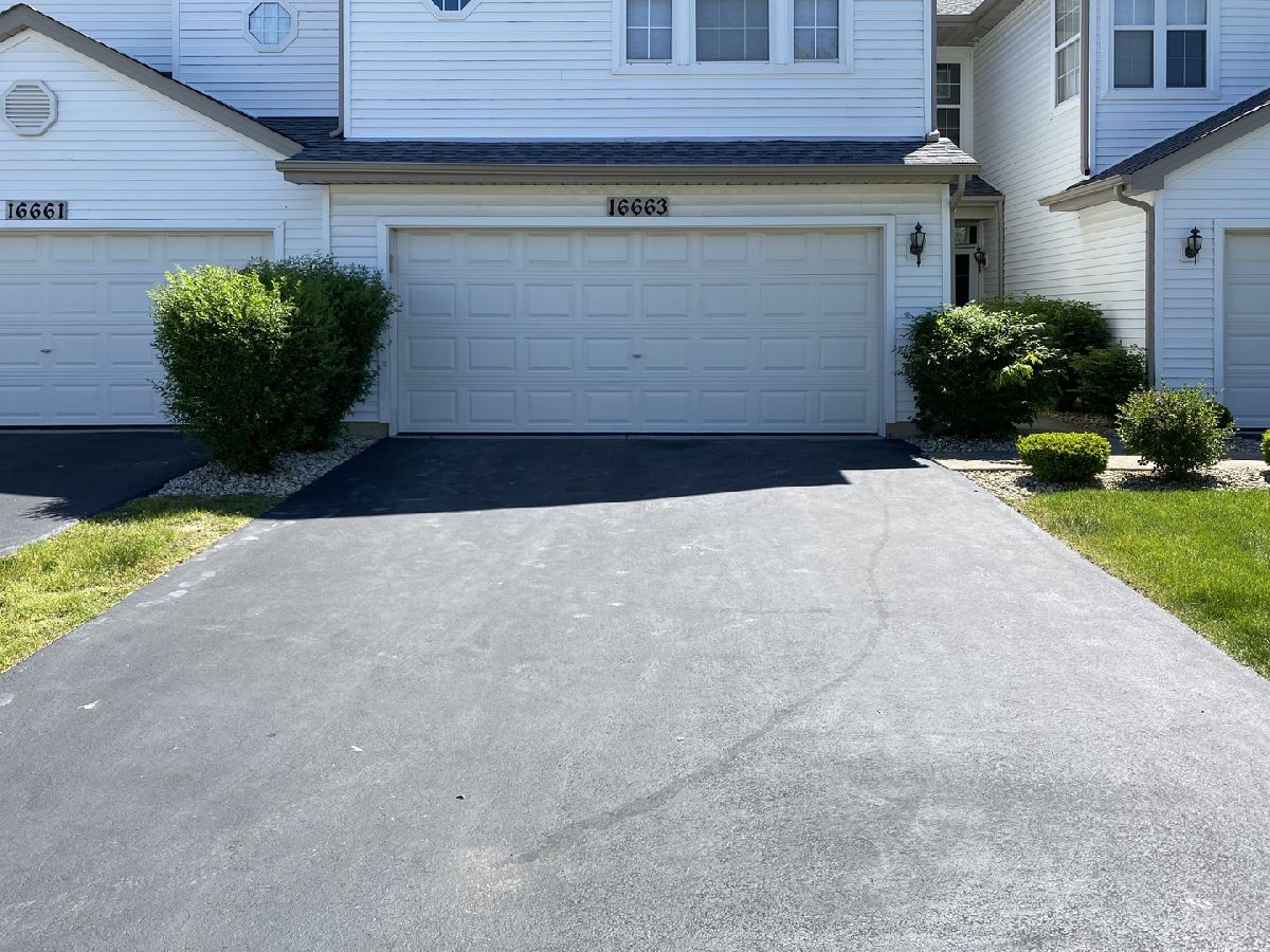 Townhomes & Condos & Homes Rented Victoria Crossing Lockport Illinois, 16663 Windsor