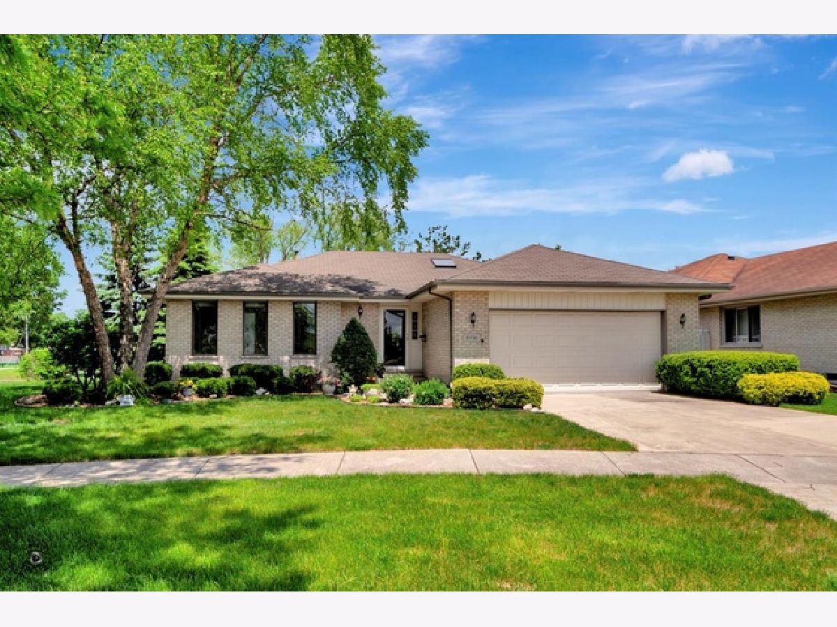 Homes Sold Ashbourne Hills Orland Hills Illinois, 8936 Ridge