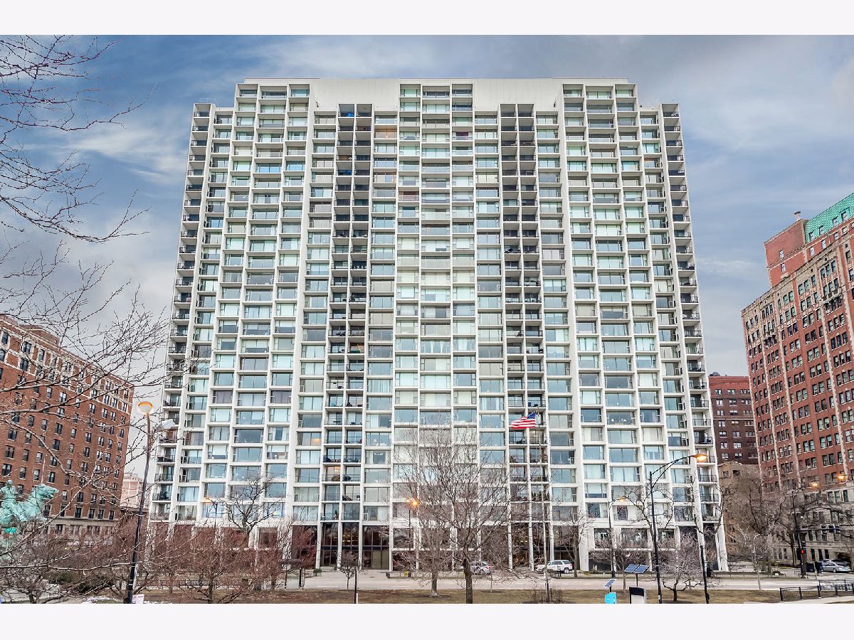 Condominiums Rented Harbor House Chicago Illinois, 3200 Lake Shore
