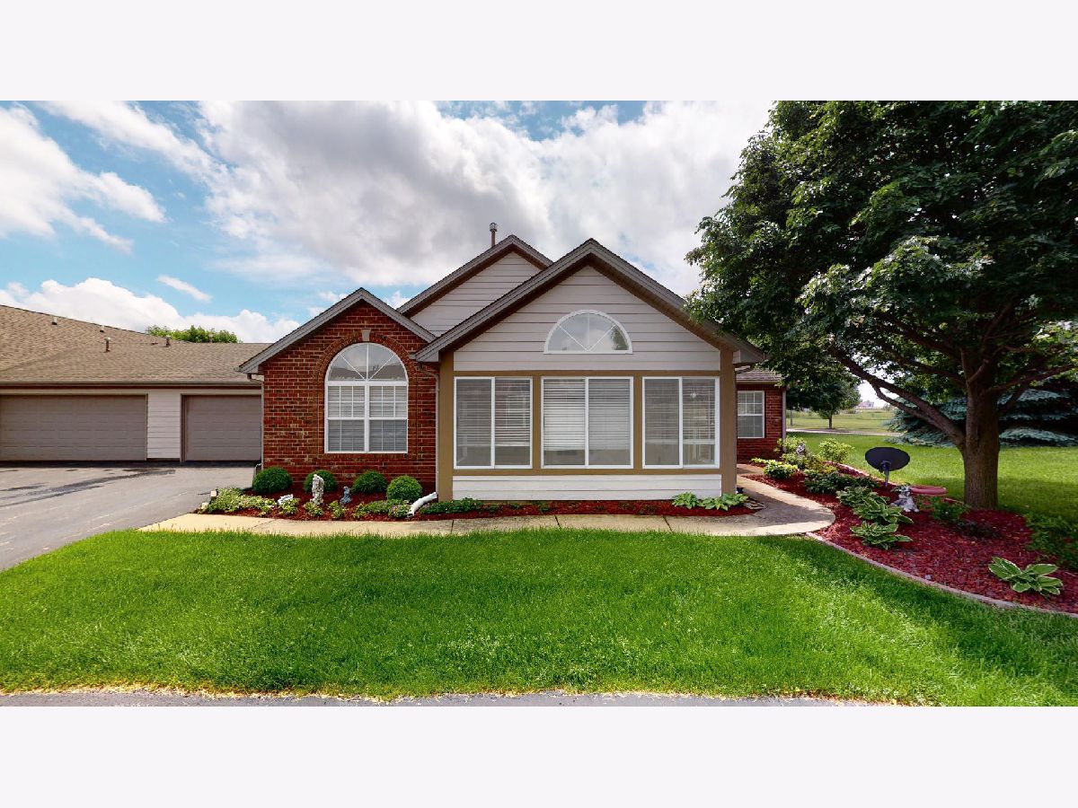 Townhomes Sold Stonegate Villas Manteno Illinois, 412 Stonegate