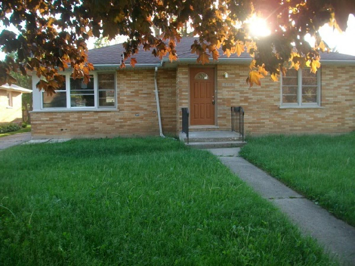 Homes Rented Kren And Datos Waukegan Illinois, 2416 Walnut