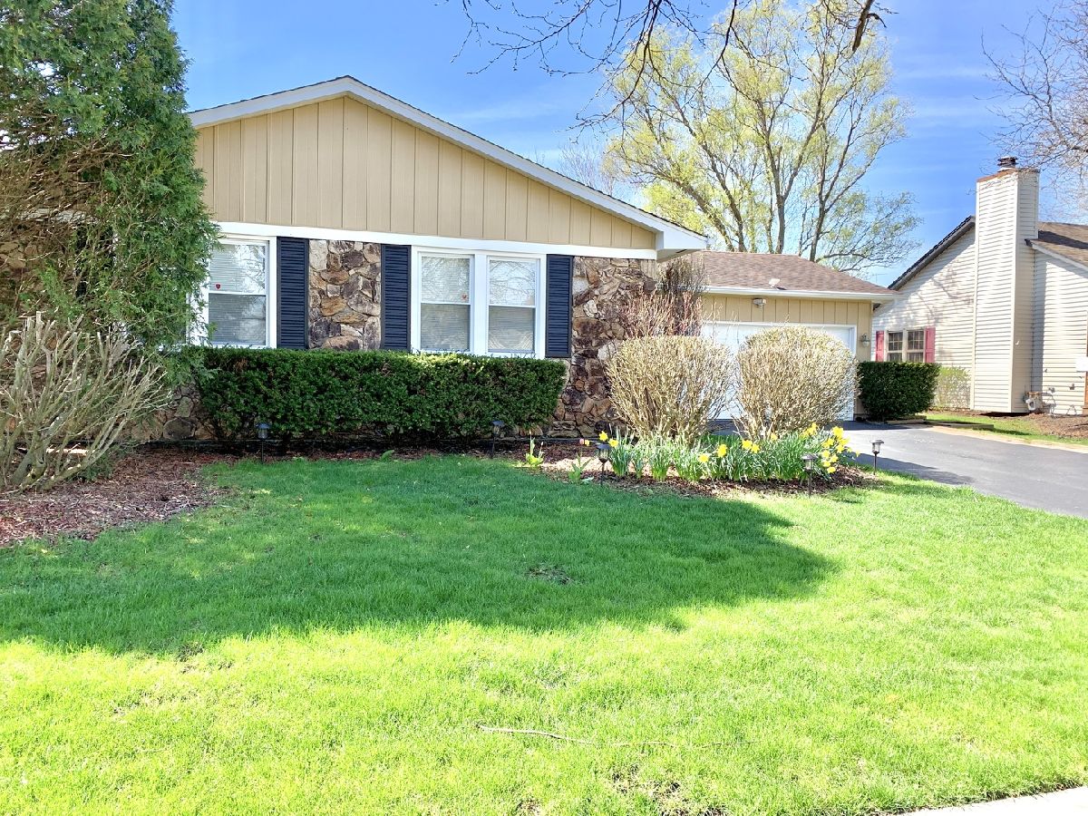 Homes Rented Poplar Hills Hoffman Estates Illinois, 1575 Chesapeake