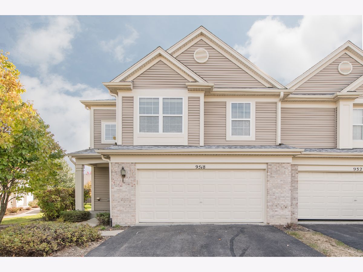Homes & Townhomes & Condos Rented Covington Lakes Huntley Illinois, 9518 Rainsford
