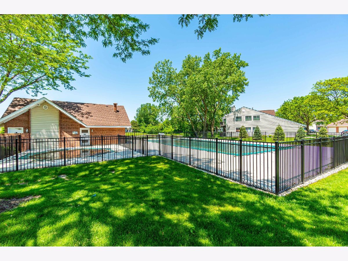 1092 Circle, Buffalo Grove, Illinois 60089 MLS 10735045