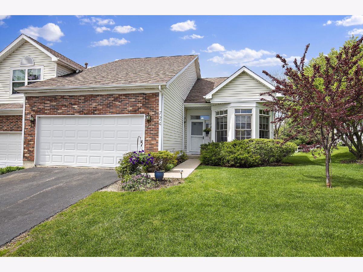 Townhomes Sold Highlands On The Park Woodstock Illinois, 724 Duvall
