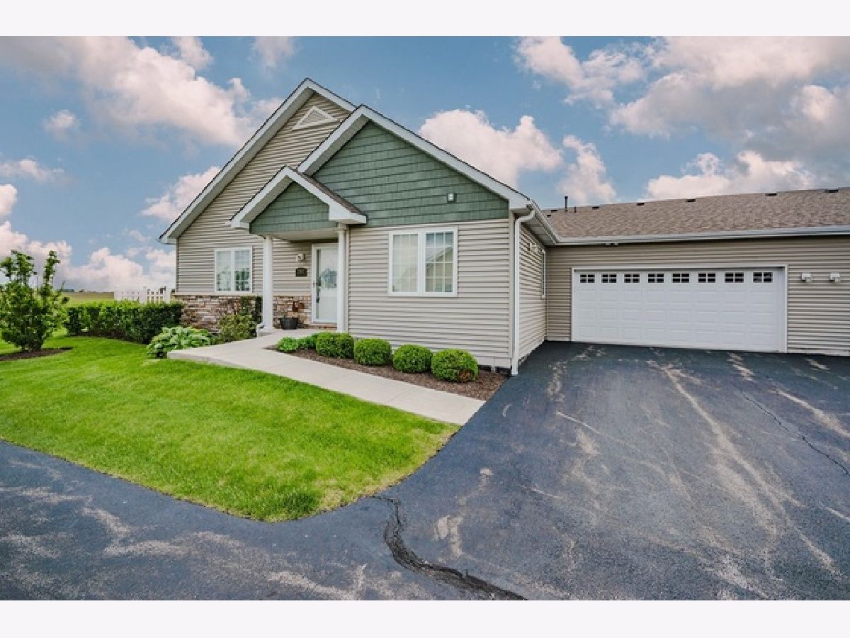 Condominiums Sold Somerset Farm Sycamore Illinois, 2197 Waterbury