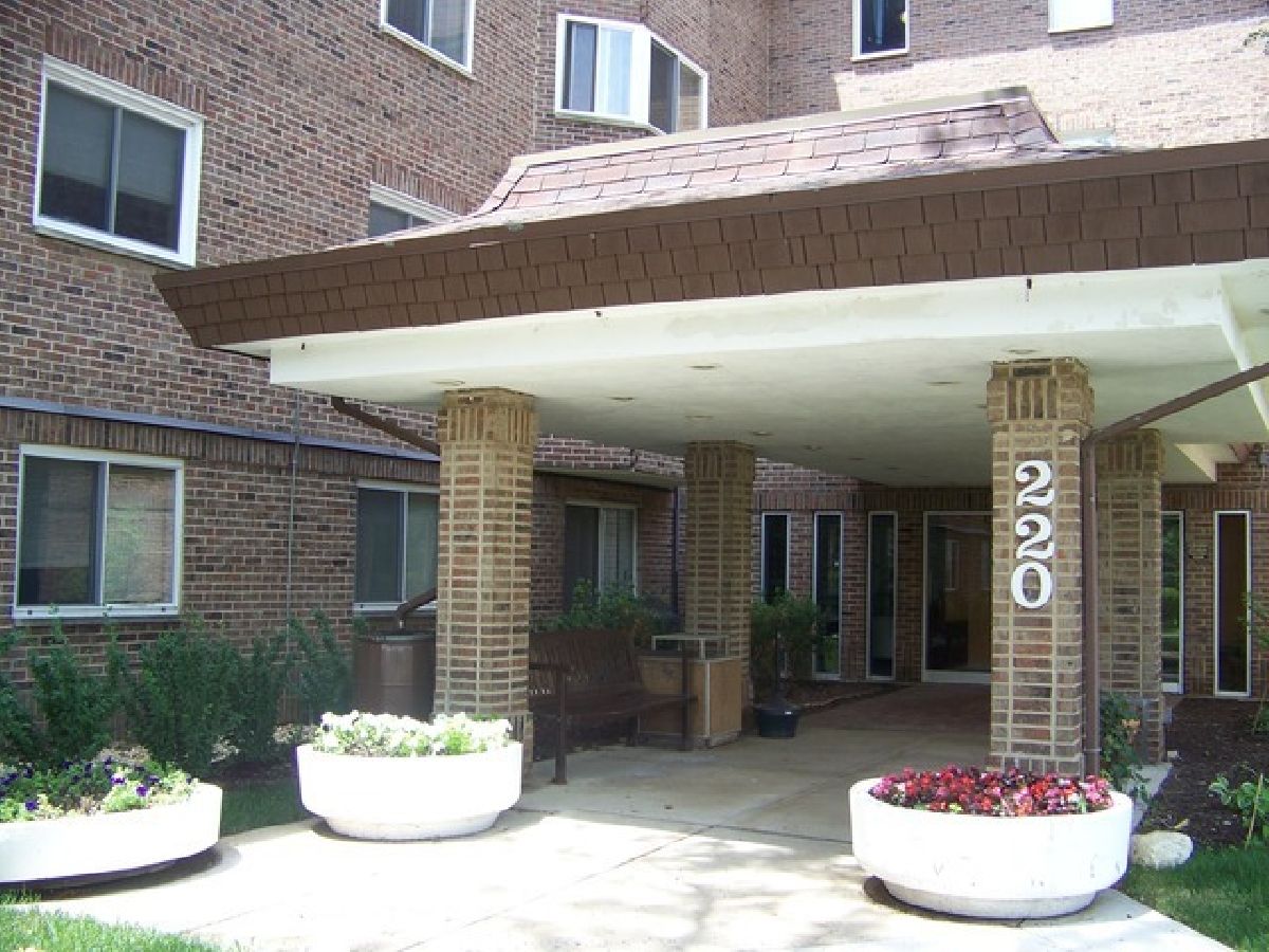 Condominiums Sold Town Square Schaumburg Illinois, 220 Roselle