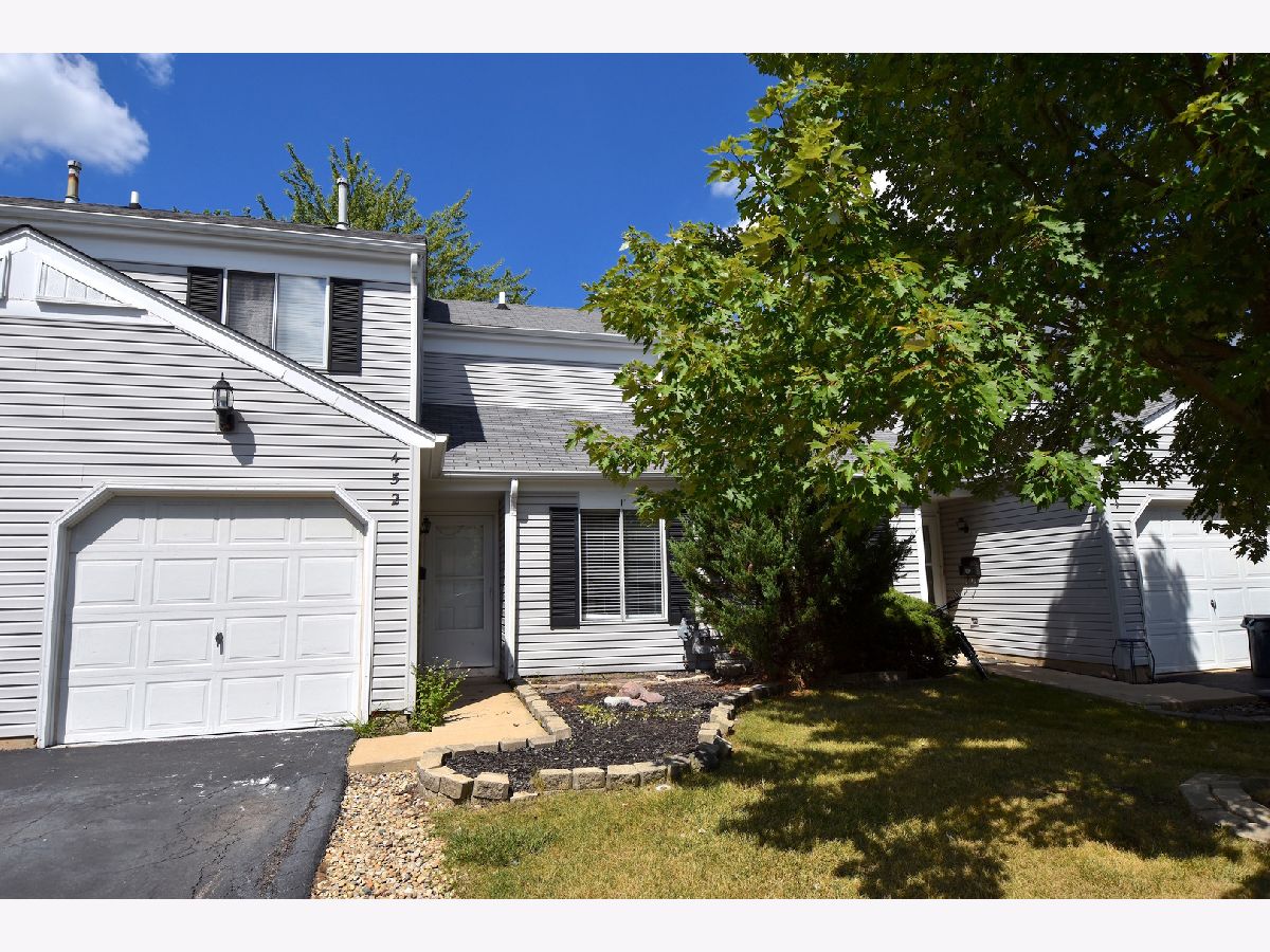 Homes & Townhomes Sold Newport Carol Stream Illinois, 452 Minnesota