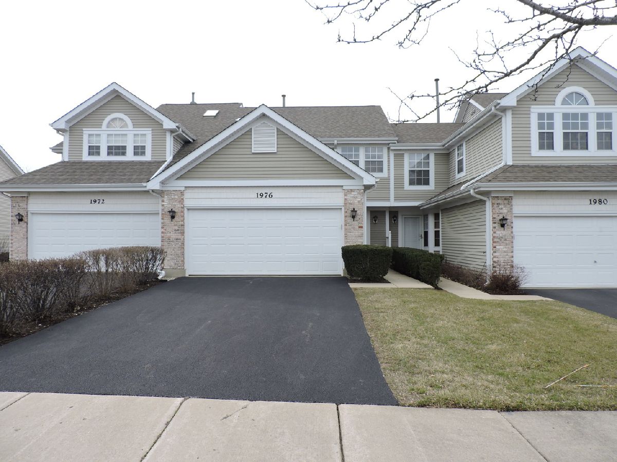Townhomes & Homes Sold Tall Oaks Hanover Park Illinois, 1976 Sunset