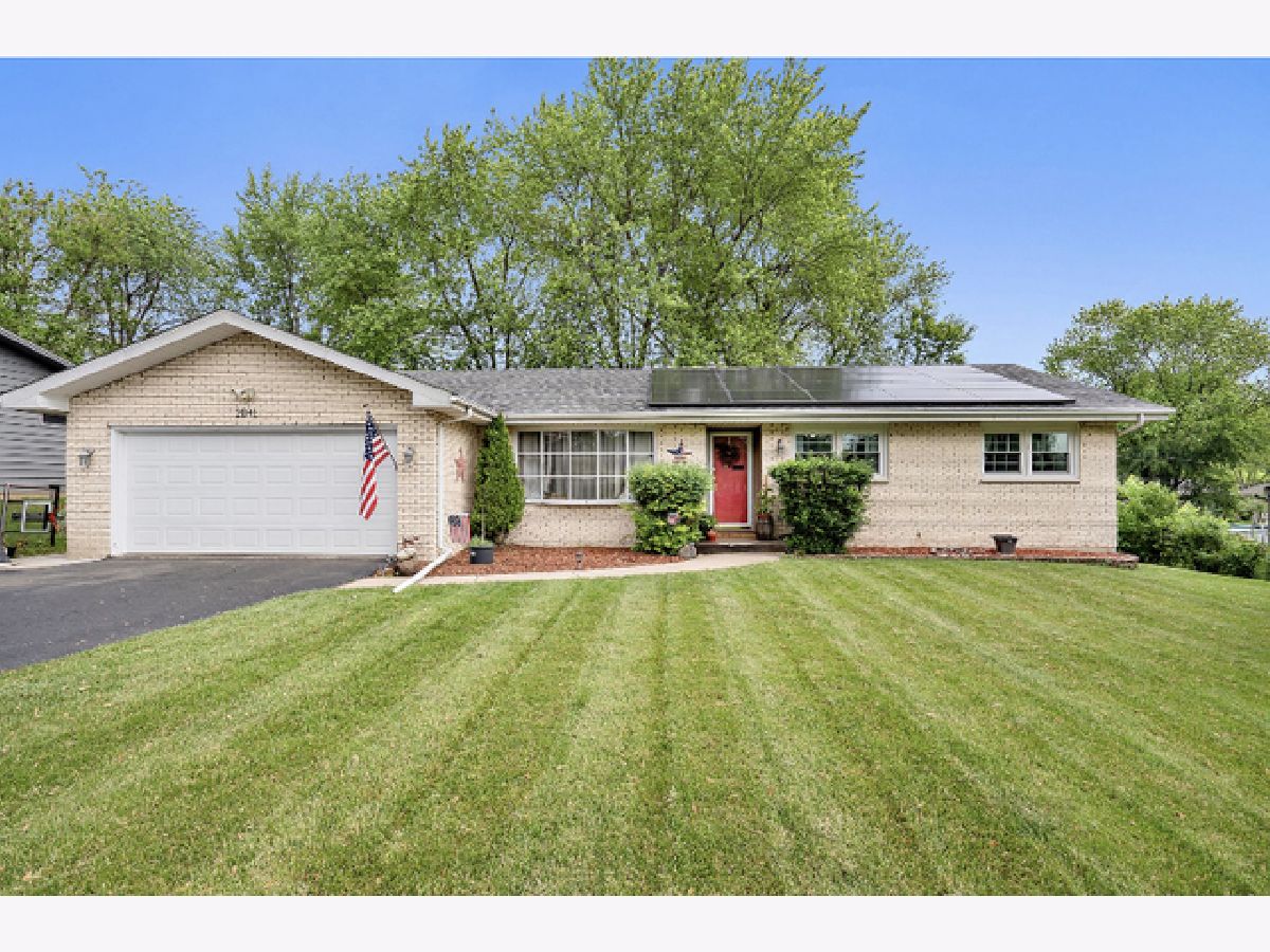 Homes Sold Pine Knoll Aurora Illinois, 2041 Bryn Mawr