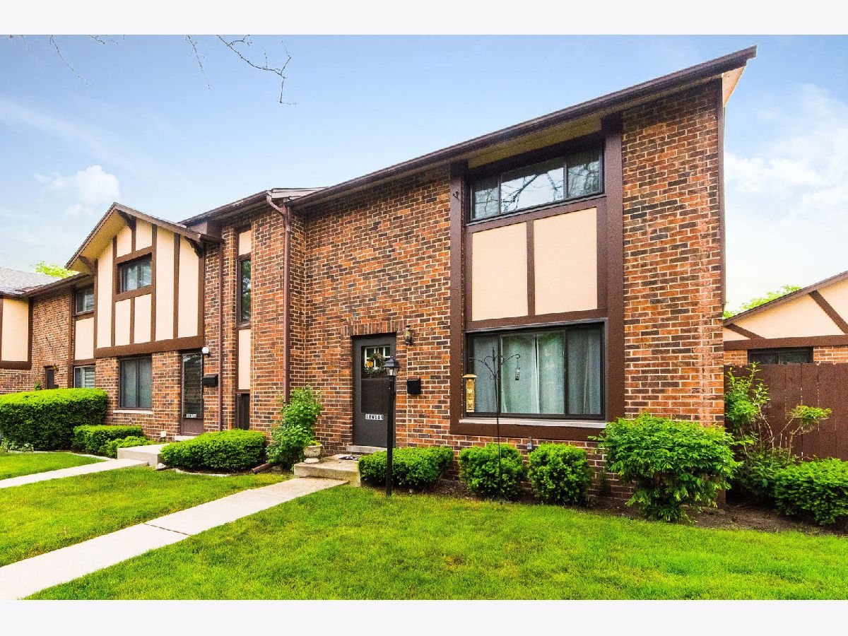 Brandywine Villa Park IL, Townhomes & Condos For Sale & For Rent