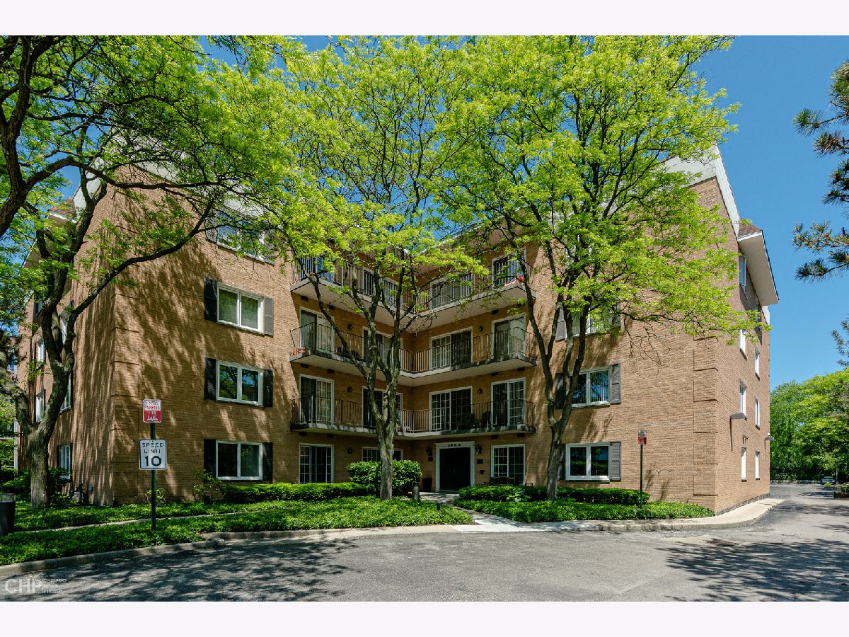 Condominiums Sold London Court Evanston Illinois, 3500 Church