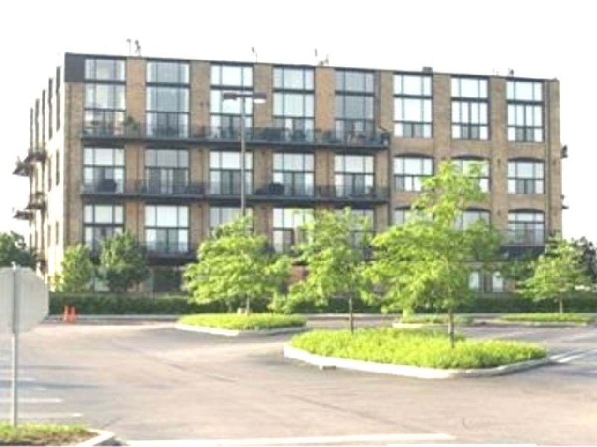 Condominiums Rented Riverbend Lofts Chicago Illinois, 2614 Clybourn
