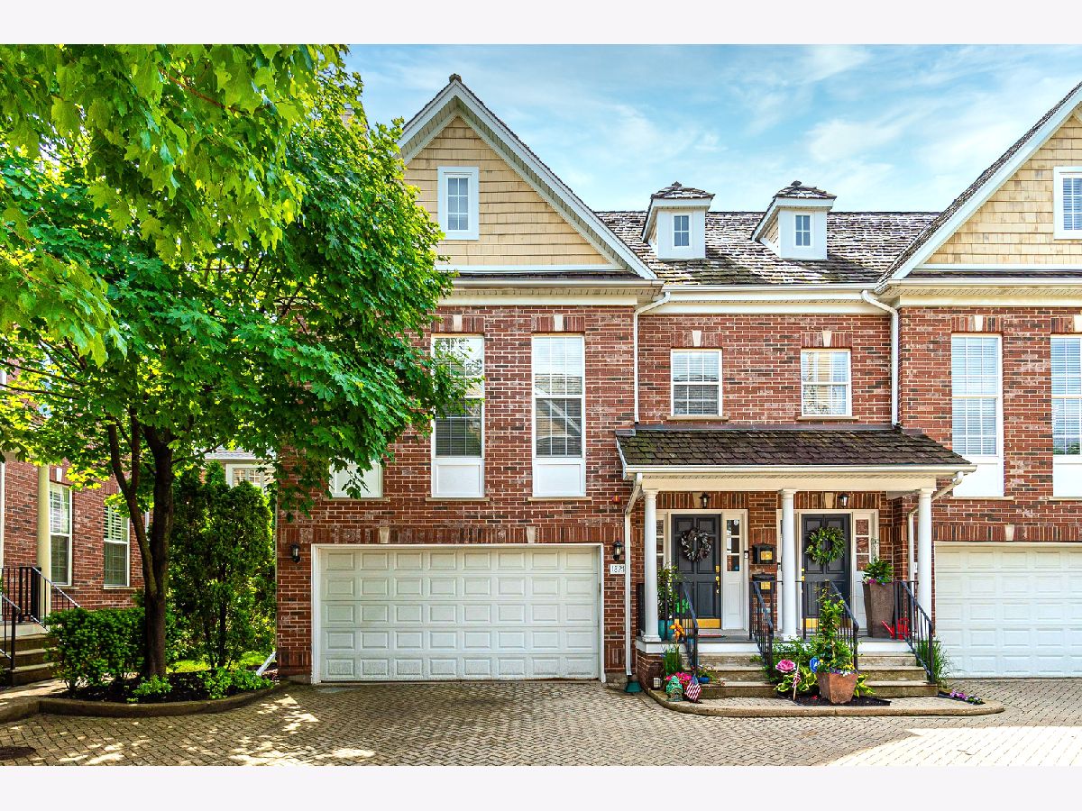 Townhomes Sold Savannah Square Glenview Illinois, 1821 Grove