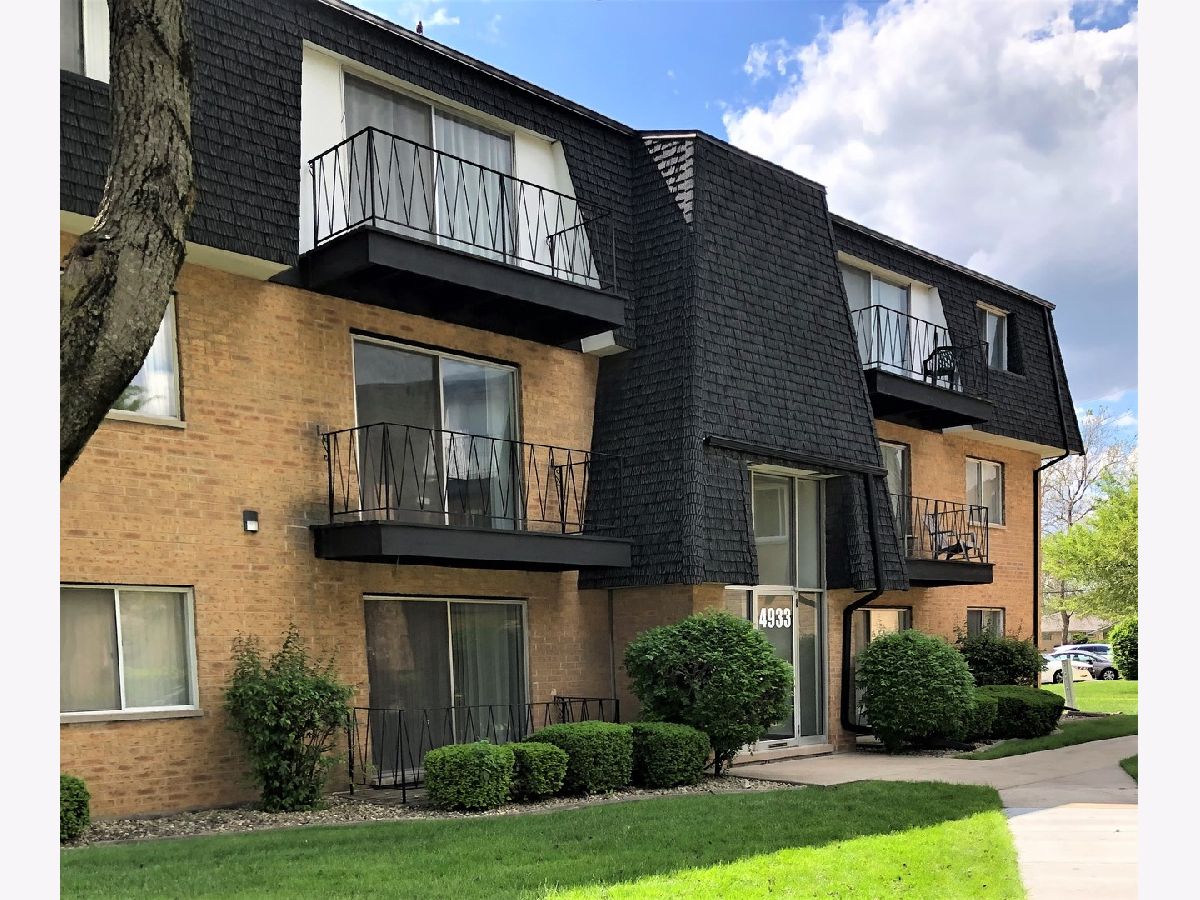 Condominiums Rented Cloister Oak Lawn Illinois, 4933 109th