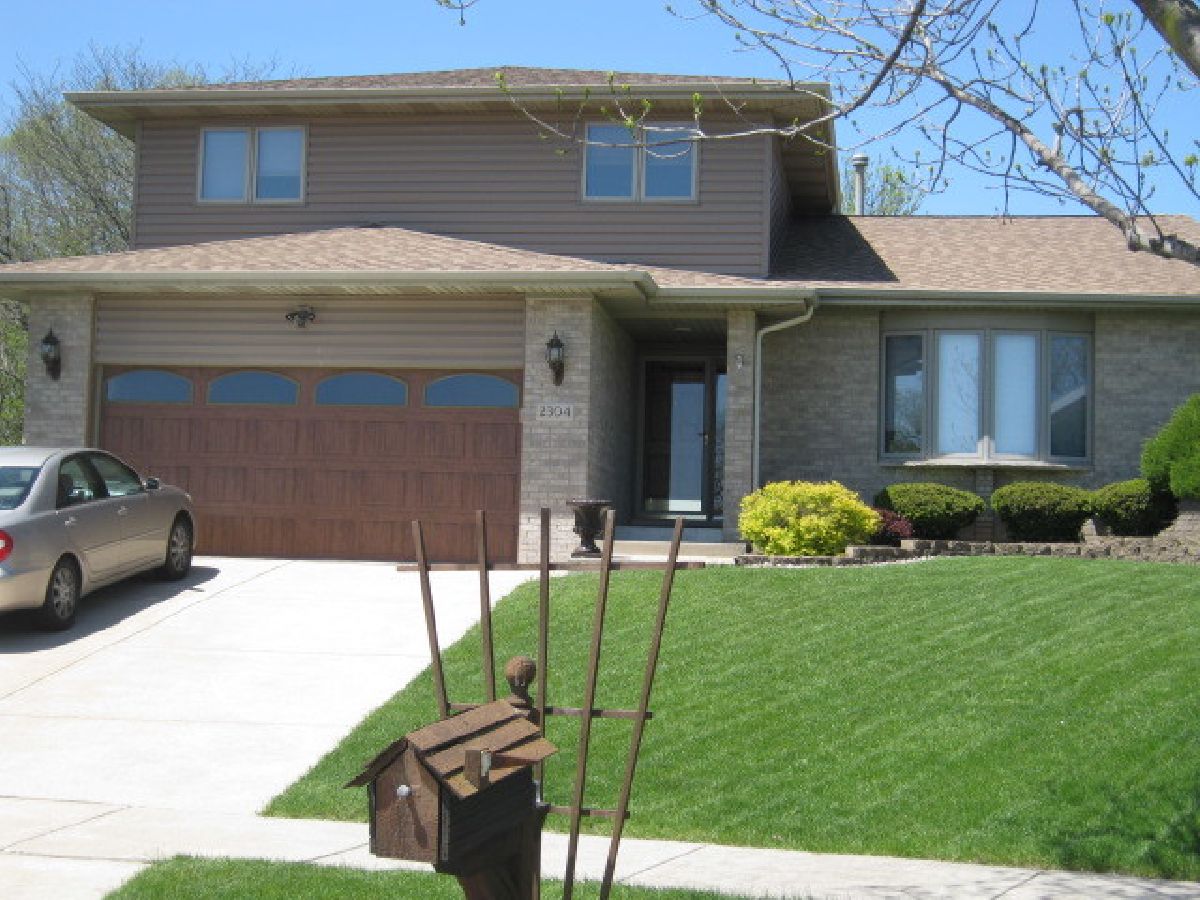 Homes & Condos & Townhomes Sold Whispering Meadows Crest Hill Illinois, 2304 Susanna