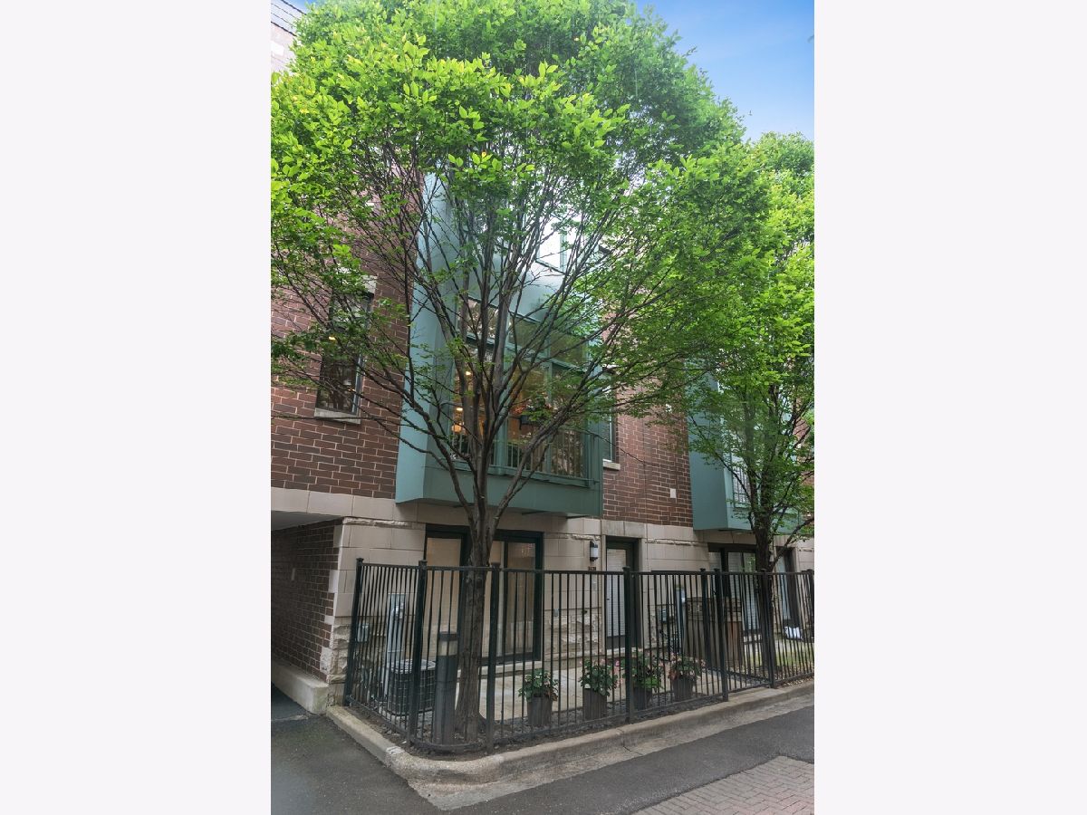 Townhomes Sold Greenview Park Townhomes Chicago Illinois, 2751 Greenview