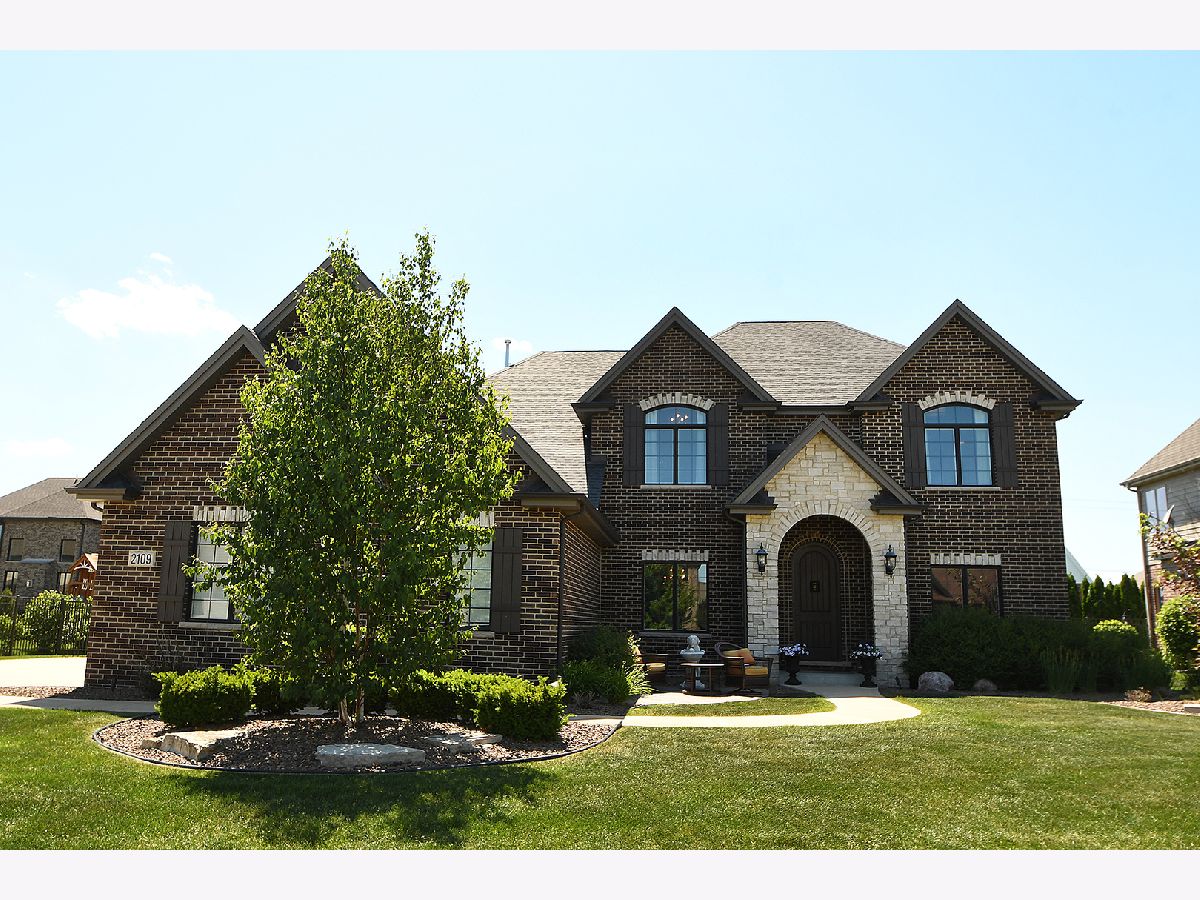 Homes Sold Waters Chase New Lenox Illinois, 2109 Viewside
