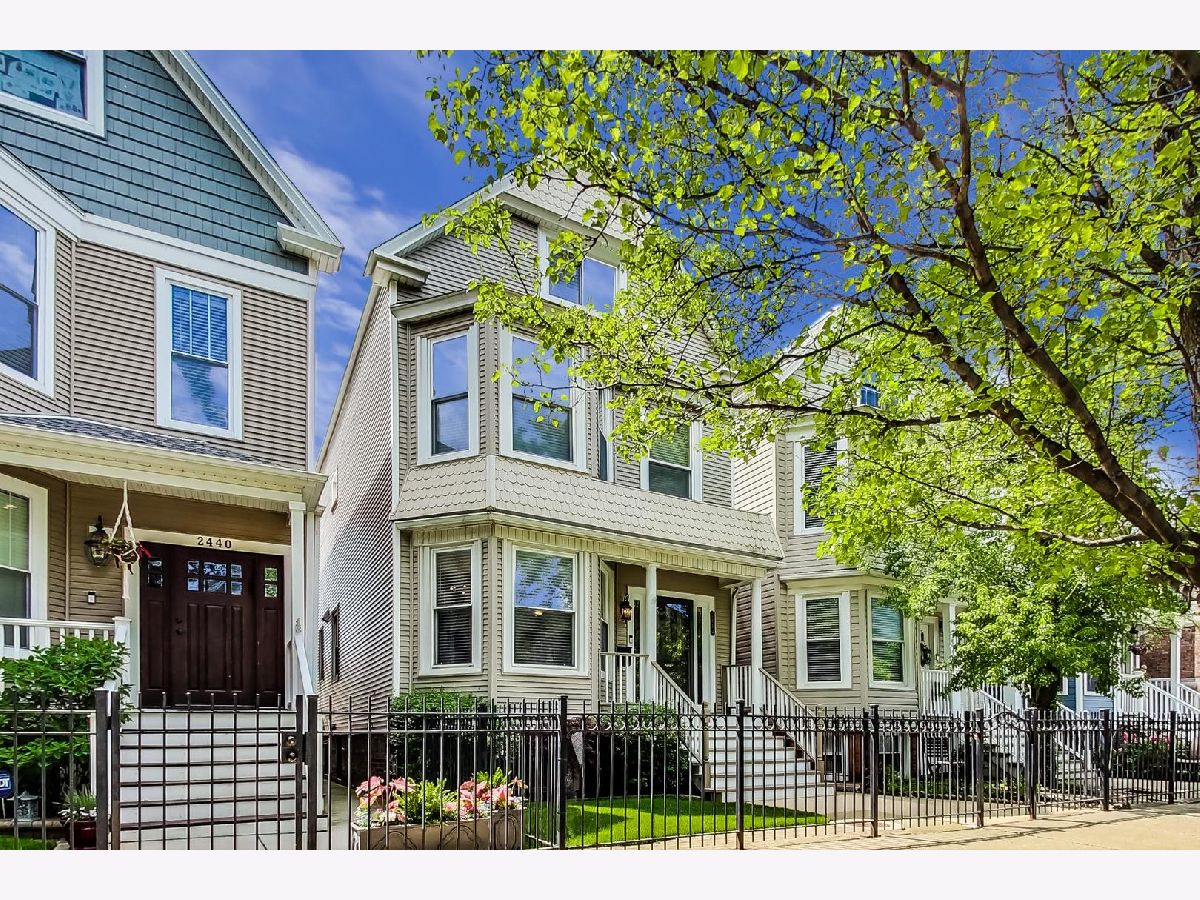 Condominiums & Homes Sold Lincoln Park Place Chicago Illinois, 2442 Greenview