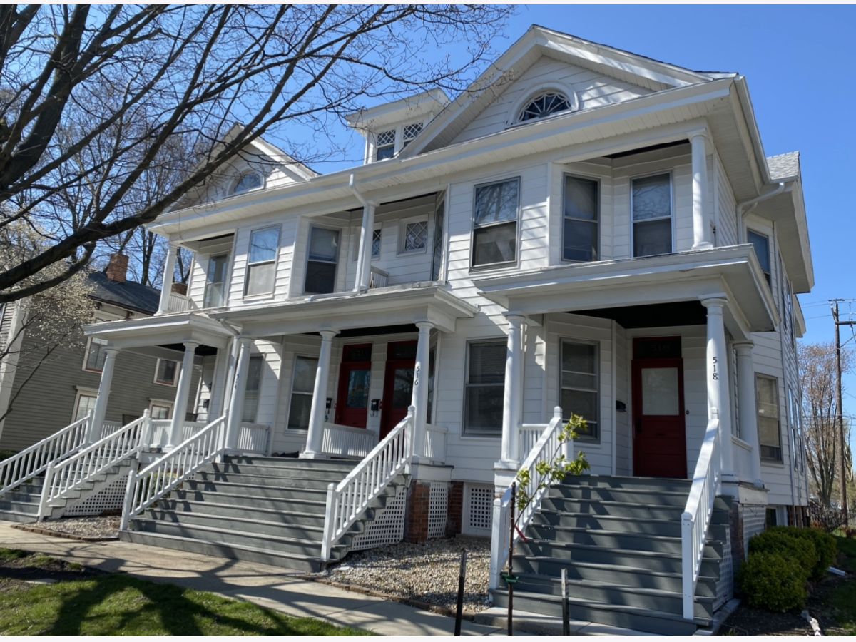 Homes & Condos & Townhomes Rented Founders Grove Bloomington Illinois, 518 Grove