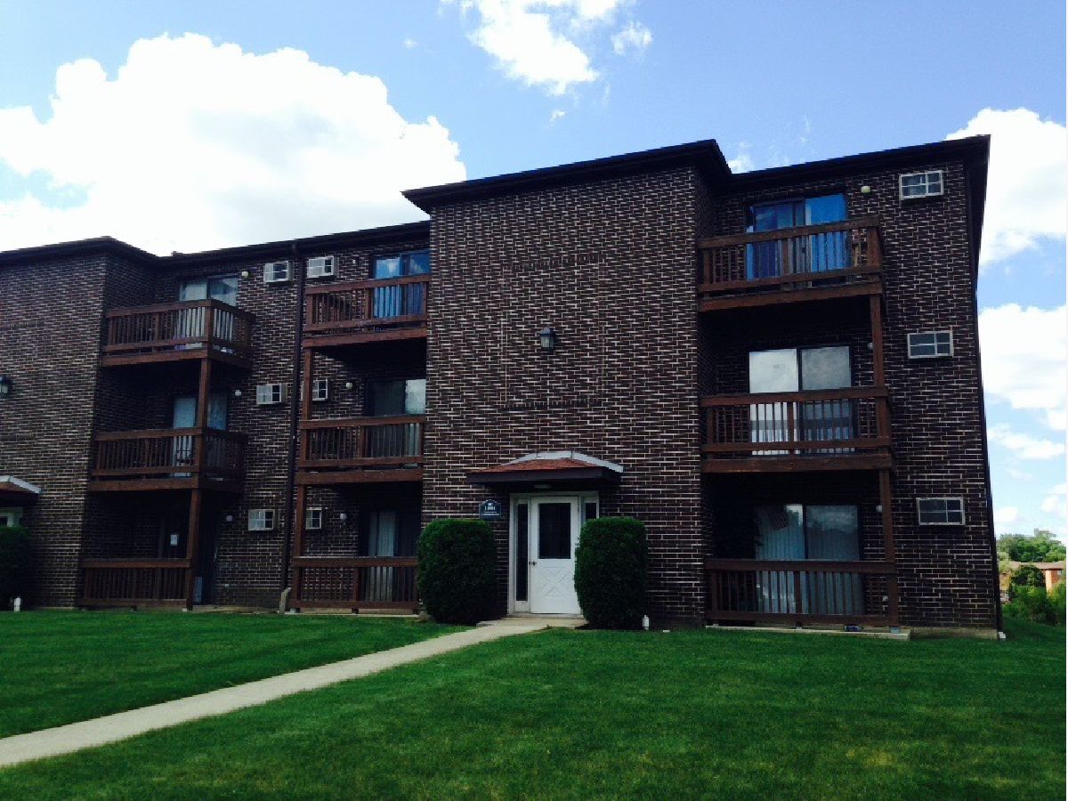 Condominiums Rented Evergreen Condominiums Glendale Heights Illinois, 1002 Spruce