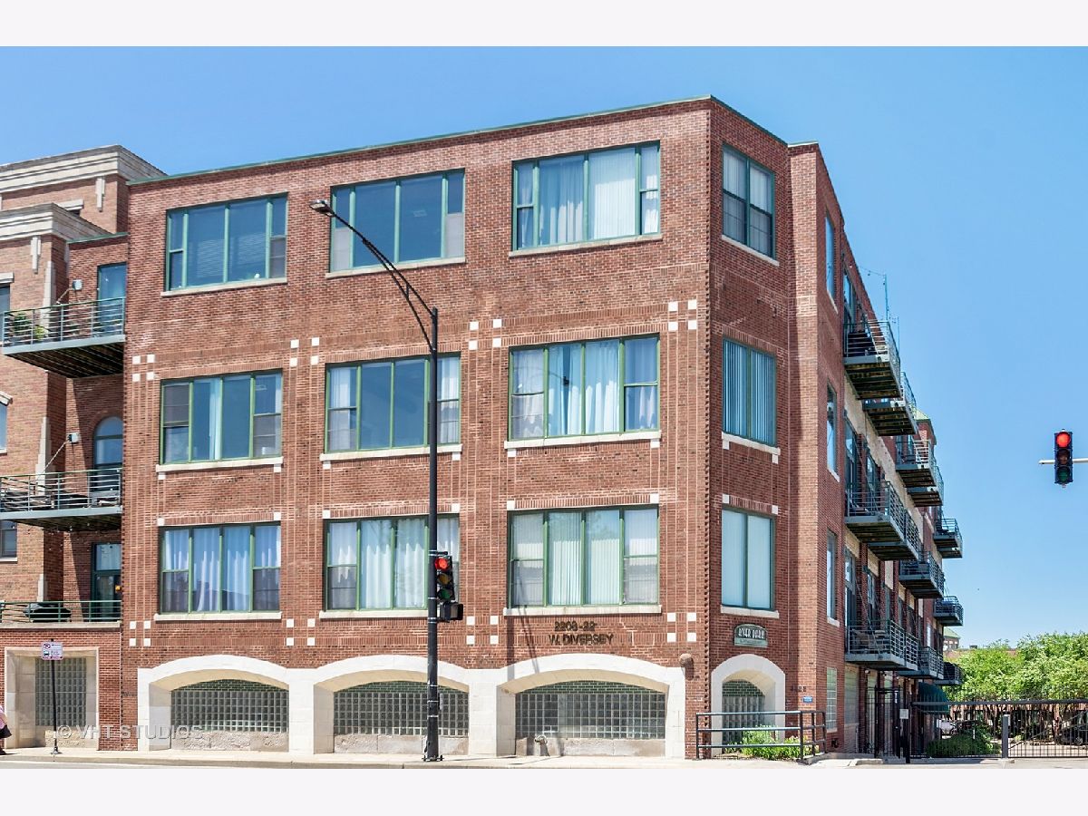 Townhomes Sold River Park At Diversey Chicago Illinois, 2222 Diversey