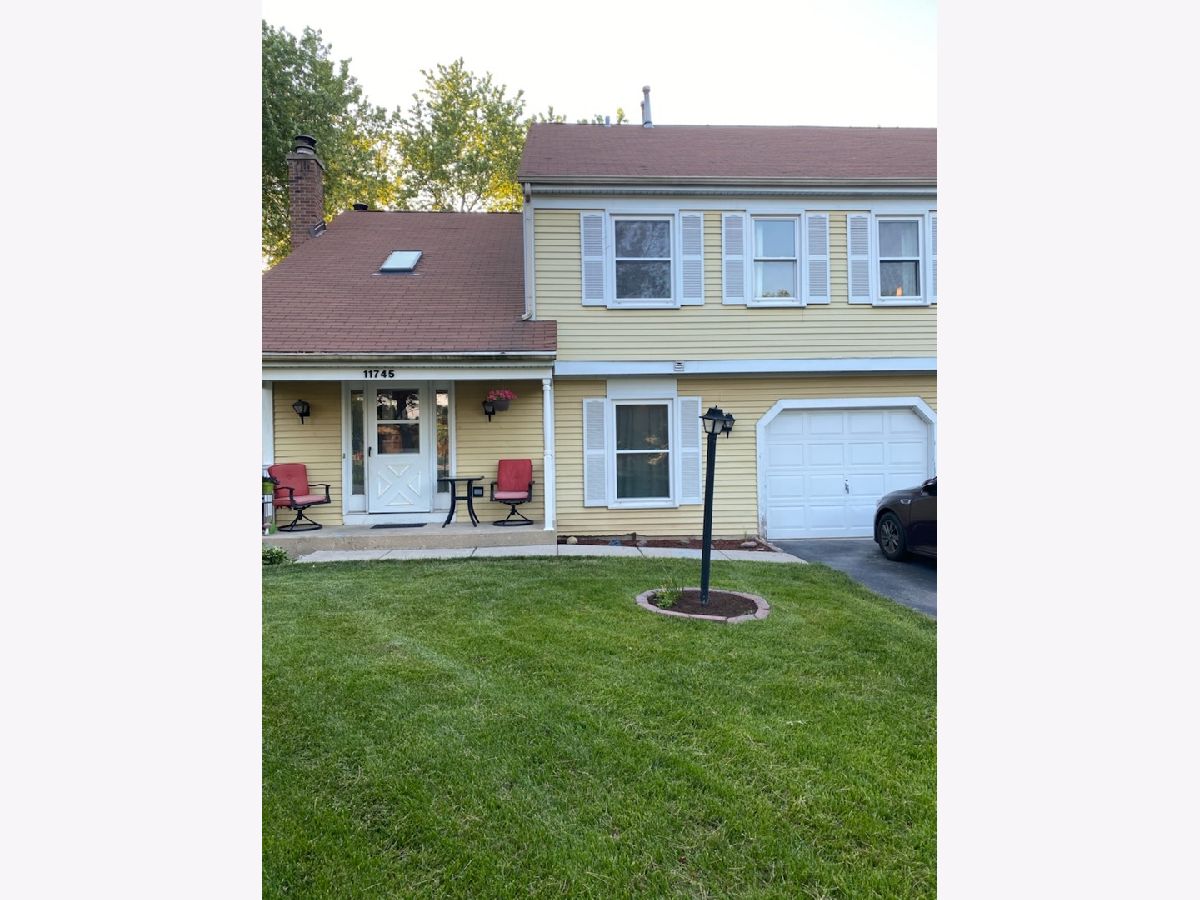 Townhomes & Condos & Homes Sold Woodcreek Huntley Illinois, 11745 Woodcreek