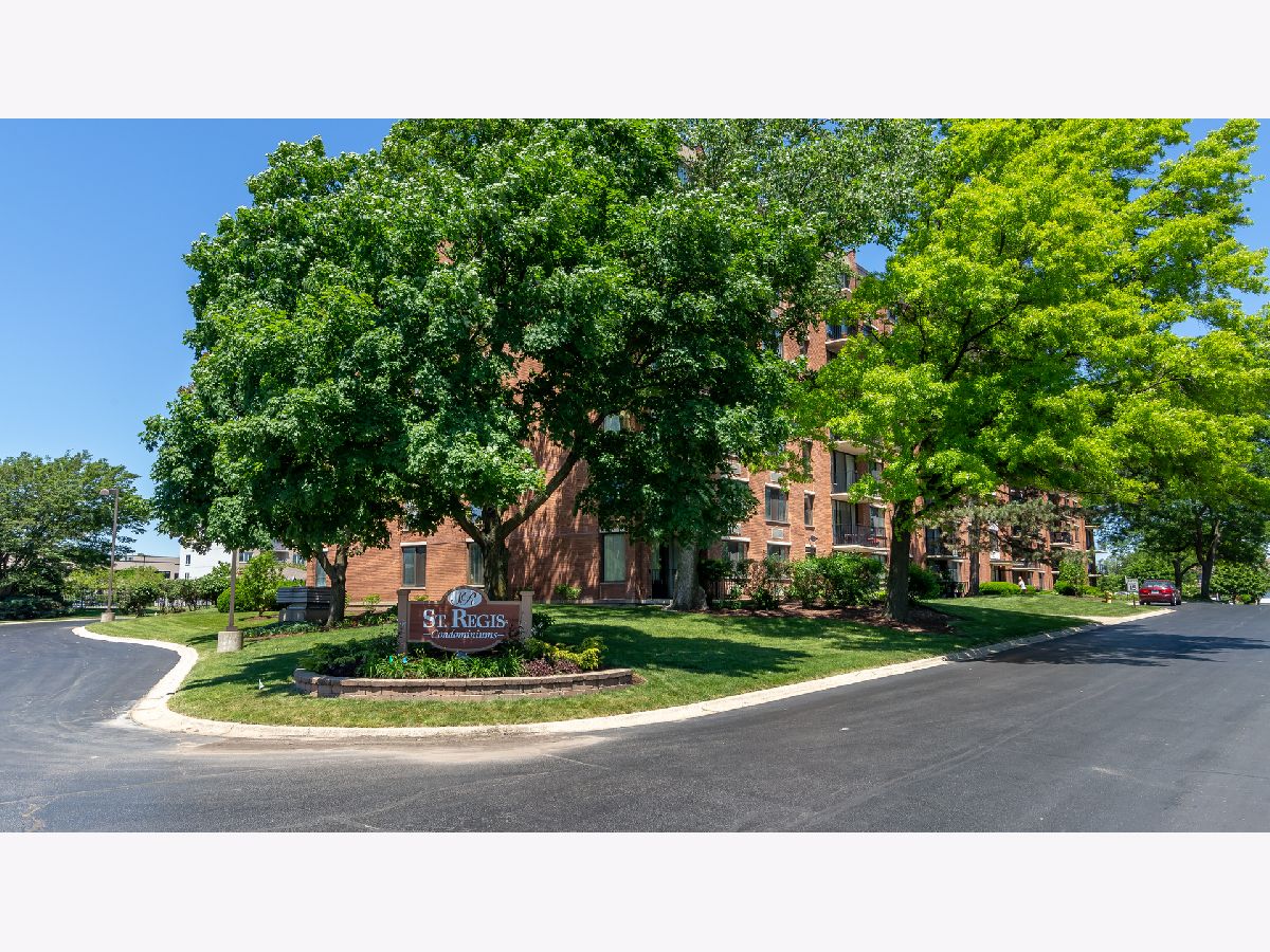 Condominiums Sold St Regis Lombard Illinois, 2000 Saint Regis