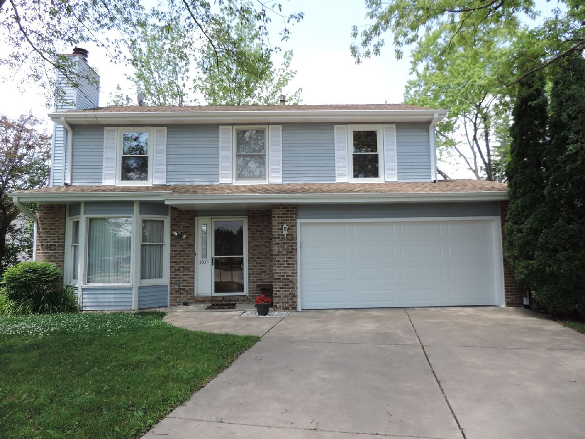 Townhomes & Condos & Homes Sold Knollwood Lake Zurich Illinois, 1035 Aspen