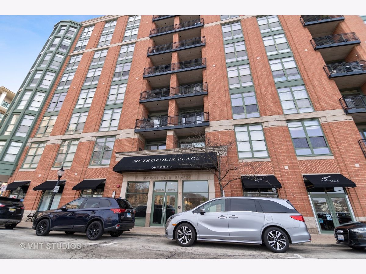 Condominiums Sold Metropolis Arlington Heights Illinois, 1 Highland