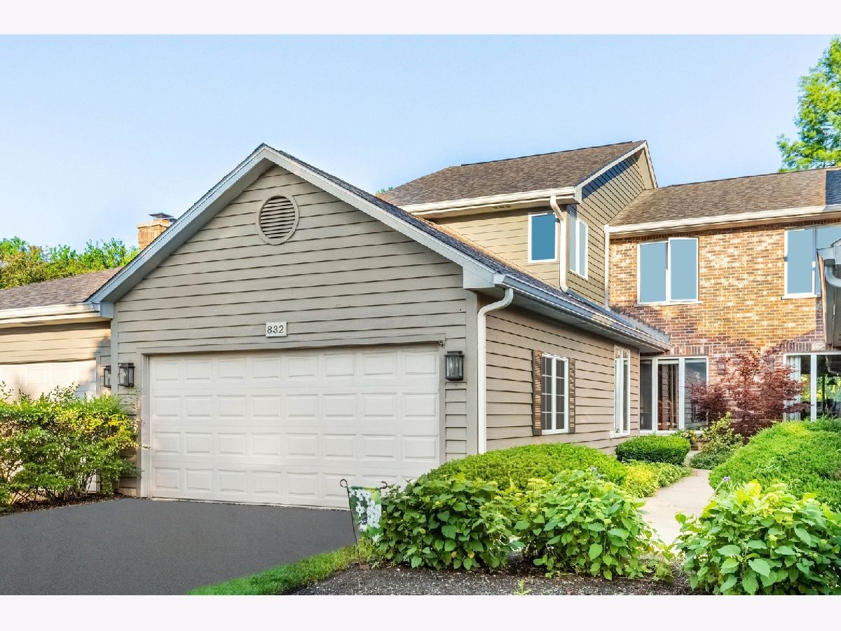 Townhomes Sold Saddlewood Glen Ellyn Illinois, 832 Saddlewood